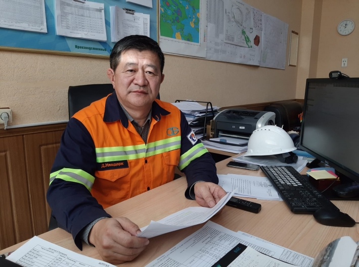 Уурхайчид өвлийг өнтэй давахын тулд хавраас бэлтгэл ажлаа эхэлдэг